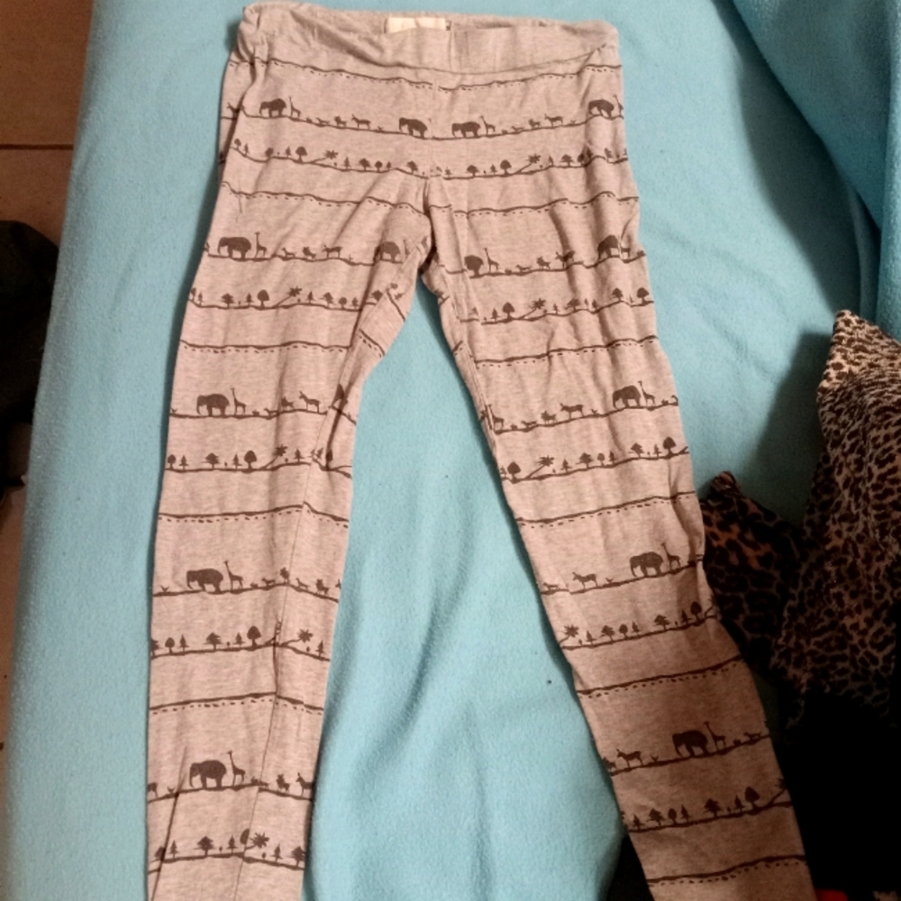 Gray and black leggings with Safari animals junior's size medium Leno-eko